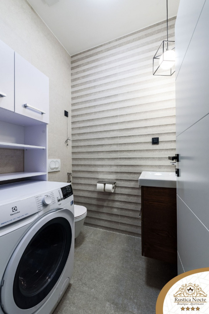DELUXE DVOSOBAN APARTMAN S POGLEDOM NA GRAD 2, Rustica Nocte Boutique apartmani u centru Požege, Slavonija Požega