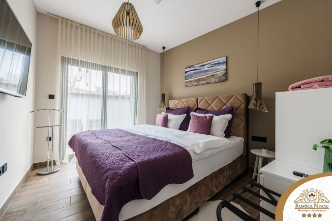 DELUXE DVOSOBAN APARTMAN SA TERASOM 5, Rustica Nocte Boutique apartmani u centru Požege, Slavonija Požega