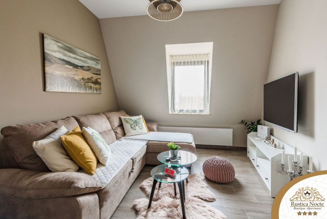 DELUXE DVOSOBAN APARTMAN S POGLEDOM NA GRAD 2, Rustica Nocte Boutique apartmani u centru Požege, Slavonija Požega