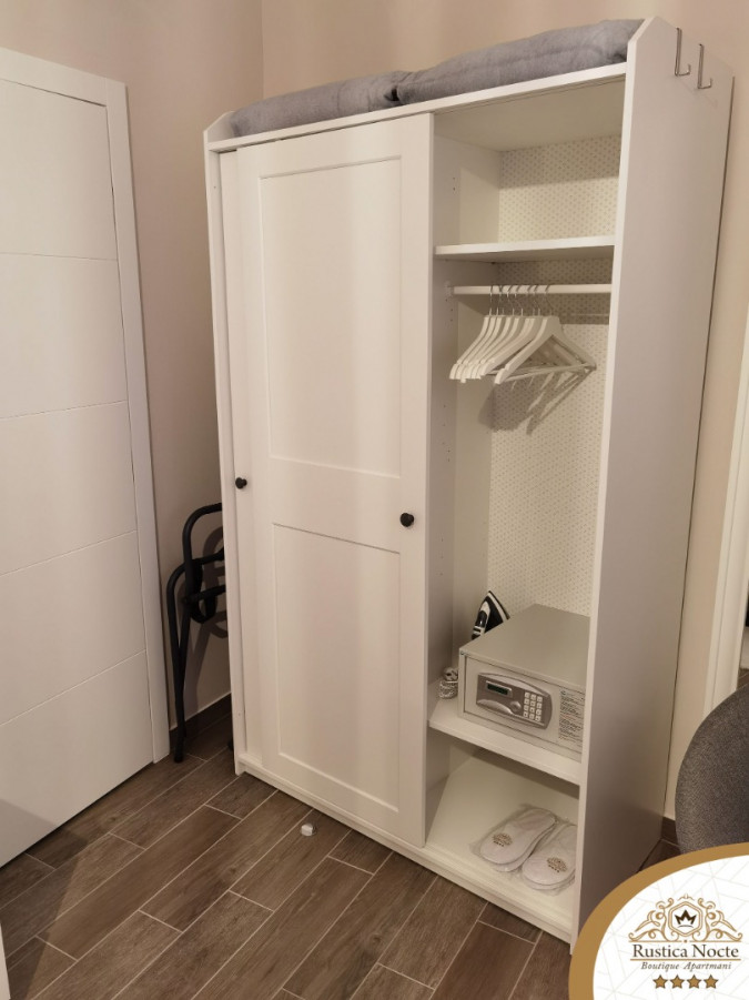 DELUXE DVOSOBAN APARTMAN S POGLEDOM NA GRAD 2, Rustica Nocte Boutique apartmani u centru Požege, Slavonija Požega